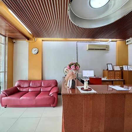 Nicha Residence Hotel Bangkok Exterior photo