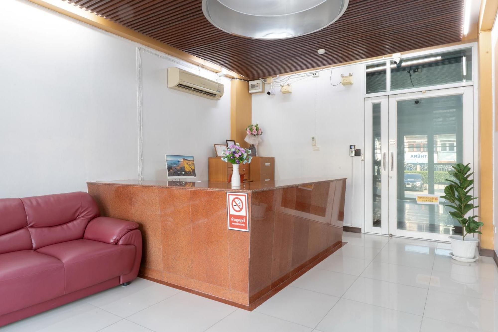 Nicha Residence Hotel Bangkok Exterior photo