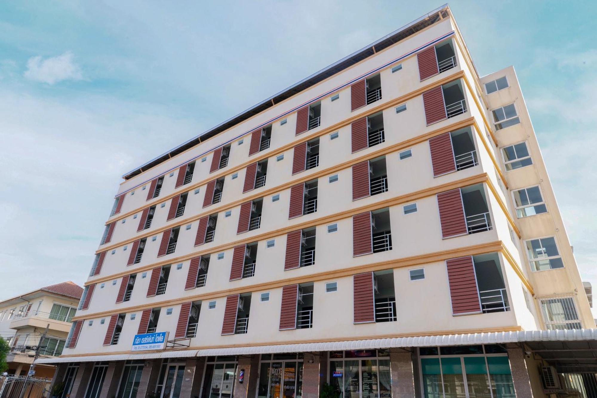 Nicha Residence Hotel Bangkok Exterior photo